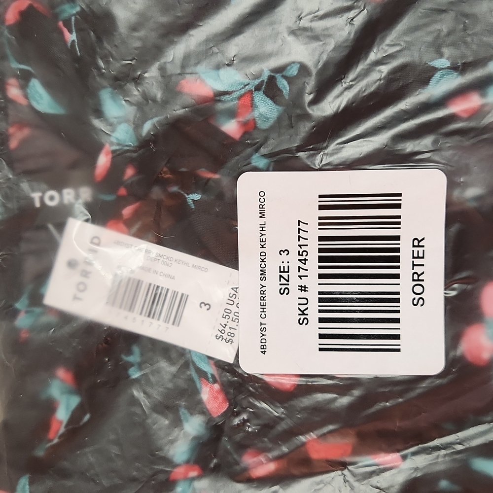 NWT TORRID CHERRY KEYHOLE BUST, SILKY, STRETCHY SNAP CROTCH BODYSUIT Plus Size 3 - Picture 5 of 6